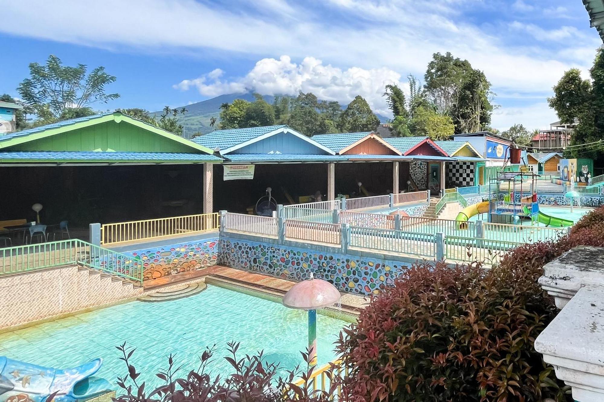 Reddoorz At Villa Waterfun Favour Pagar Alam Pagaralam Exteriör bild